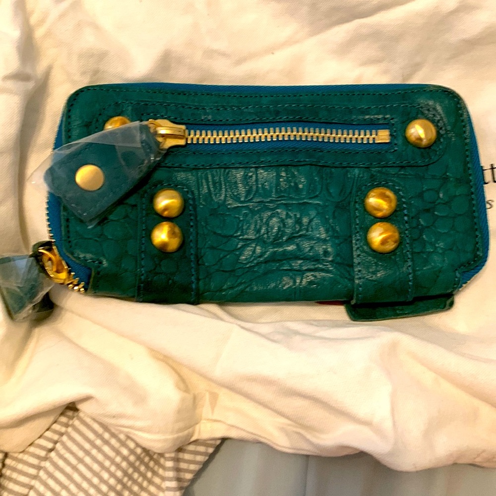 Linea pelle turquoise leather wallet in new condition